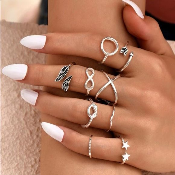Jewelry - ❗️3/$30❗️Silver 9pc Leaf & Star Ring Set